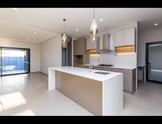 4 BEDROOM FREEHOLD FOR SALE IN SANDOWN
